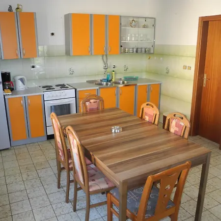 Vucko 6 With Terrace Apartamento